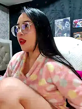 Snapshot of Janna_mnt chatting on December 6, 3:19 am Janna mnt online show from December 6, 3:19 am