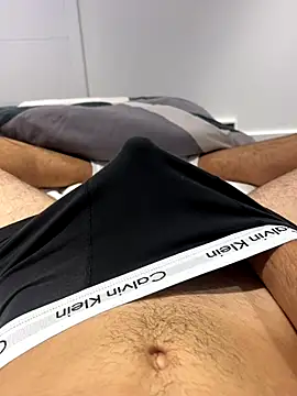 Snapshot of h0rnyguy001 chatting on October 10, 6:45 am h0rnyguy001 online show from October 10, 6:45 am