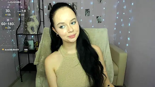 Lori  Hell online show from December 16, 12:27 pm