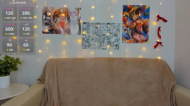 Lori  Hell online show from January 3, 2:43 am