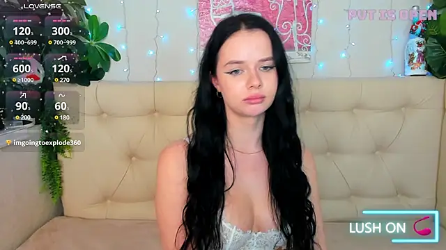 Lori  Hell online show from February 19, 5:38 am