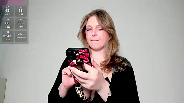 mercedescutee online show from March 23, 4:22 pm