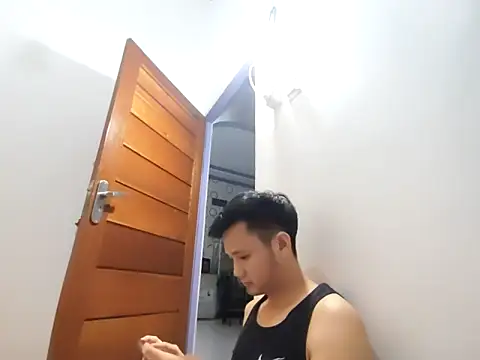 Snapshot of andi888999 chatting on November 10, 12:15 pm andi888999 online show from November 10, 12:15 pm