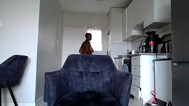 officialkhakes za online show from January 5, 2:19 pm