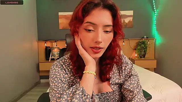 LiliJones  online show from February 6, 5:30 pm