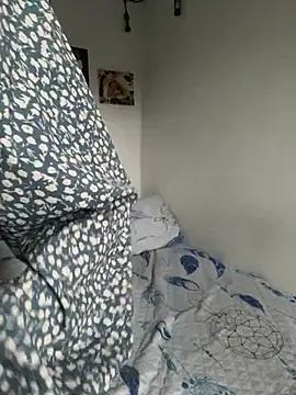 LiliJones  online show from March 4, 10:05 pm