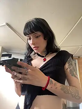 LiliJones  online show from October 21, 7:36 pm