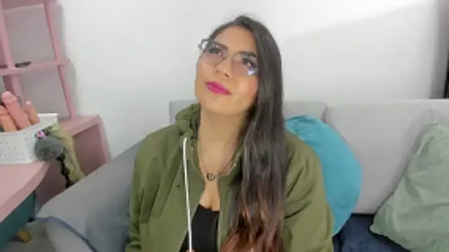 Snapshot of Luna_Dumont chatting on January 18, 11:03 am Luna Dumont online show from January 18, 11:03 am