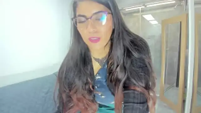 Snapshot of Luna_Dumont chatting on February 18, 11:06 am Luna Dumont online show from February 18, 11:06 am