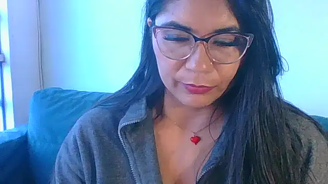 Snapshot of Luna_Dumont chatting on March 8, 3:38 pm Luna Dumont online show from March 8, 3:38 pm