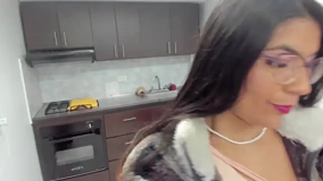 Snapshot of Luna_Dumont chatting on March 12, 10:54 am Luna Dumont online show from March 12, 10:54 am