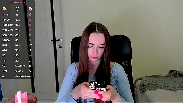 Kimmberr online show from November 13, 4:22 am