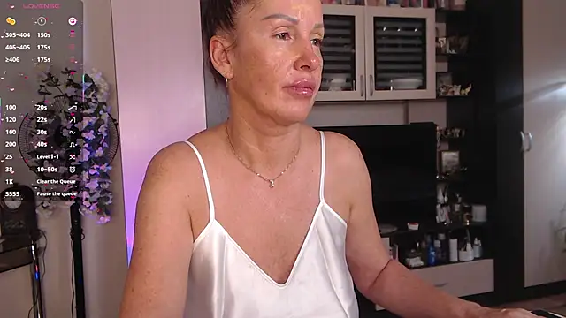 SheilaRyan online show from November 11, 5:07 am