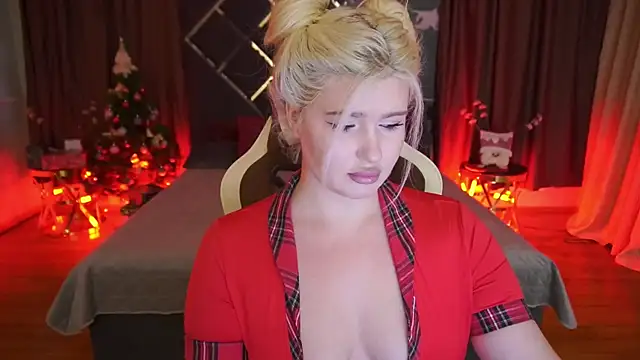 CocoSecretss online show from December 16, 2:22 pm