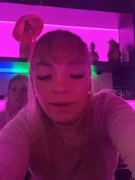 LizzyLush  online show from September 12, 12:00 am