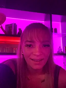 LizzyLush  online show from September 18, 11:40 pm