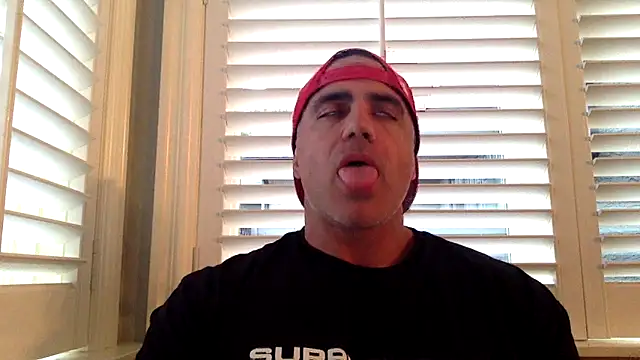 Snapshot of Bad_daddy21 chatting on October 2, 2:02 pm Bad daddy21 online show from October 2, 2:02 pm