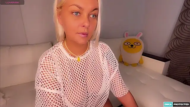 Snapshot of Anna_Bali chatting on December 7, 6:32 am Anna Bali online show from December 7, 6:32 am