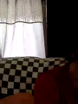 Snapshot of SidneyRaee chatting on March 17, 6:00 pm SidneyRaee online show from March 17, 6:00 pm