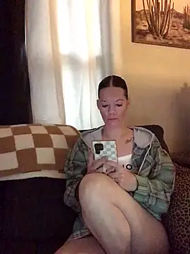 SidneyRaee online show from February 5, 4:00 pm