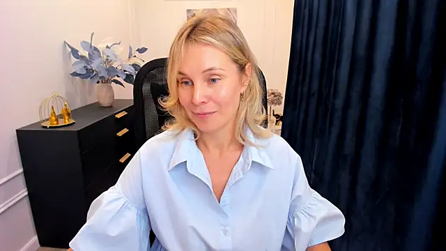 Sinty Devis online show from October 1, 12:33 pm