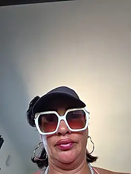 Snapshot of TheGoddessBianca chatting on April 21, 10:43 am TheGoddessBianca online show from April 21, 10:43 am