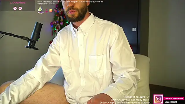 Snapshot of just_maxii chatting on December 7, 9:11 pm just maxii online show from December 7, 9:11 pm