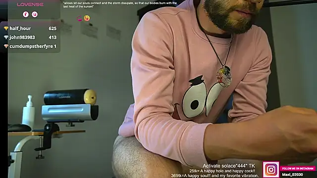 Snapshot of just_maxii chatting on February 22, 10:20 pm just maxii online show from February 22, 10:20 pm