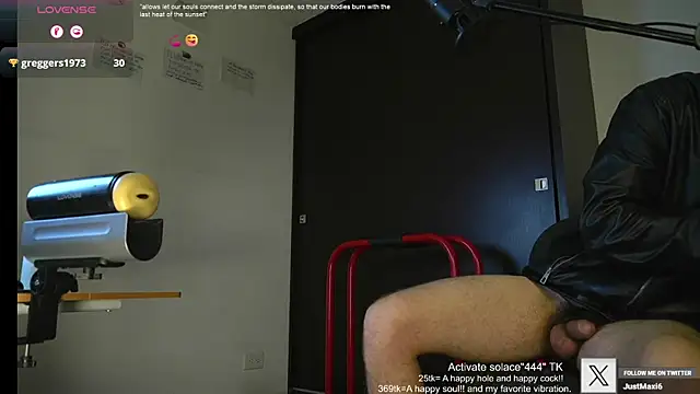 Snapshot of just_maxii chatting on March 3, 12:59 am just maxii online show from March 3, 12:59 am