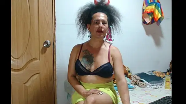 abbycrespa online show from March 18, 9:53 pm