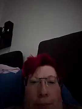 dieGeile0411 online show from October 29, 11:23 am