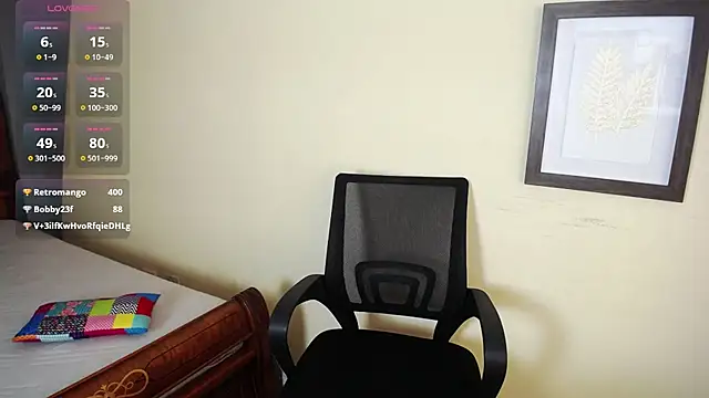 Snapshot of _Sarahh_0 chatting on March 20, 8:51 pm  Sarahh 0 online show from March 20, 8:51 pm