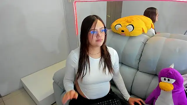 Snapshot of _Sarahh_0 chatting on October 7, 1:30 pm  Sarahh 0 online show from October 7, 1:30 pm