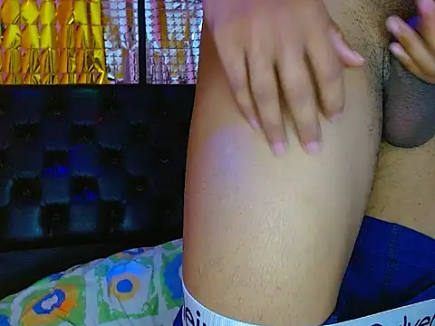 Snapshot of ray_and_666 chatting on February 14, 10:34 am ray and 666 online show from February 14, 10:34 am