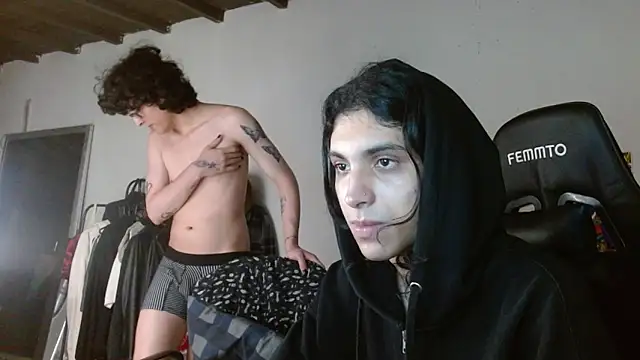 angelitofemboy online show from March 21, 6:27 am