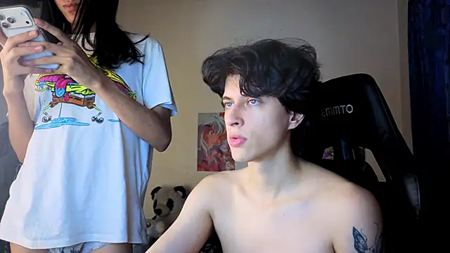 angelitofemboy online show from December 1, 11:10 pm