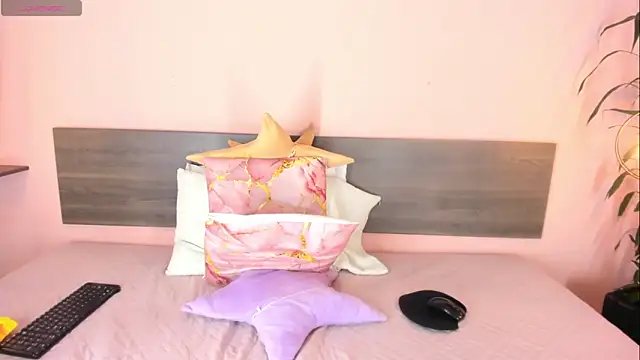 samanta joness online show from March 5, 7:15 am