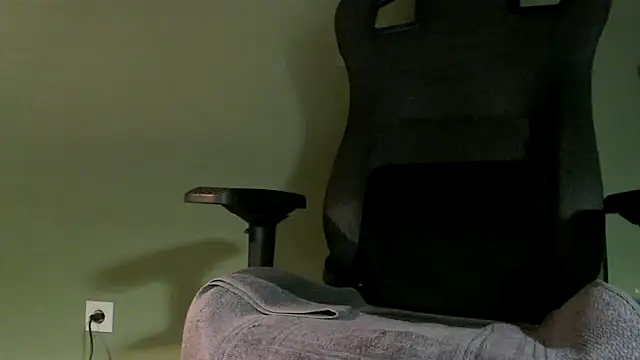 Snapshot of juanpalmox chatting on December 5, 8:33 pm juanpalmox online show from December 5, 8:33 pm
