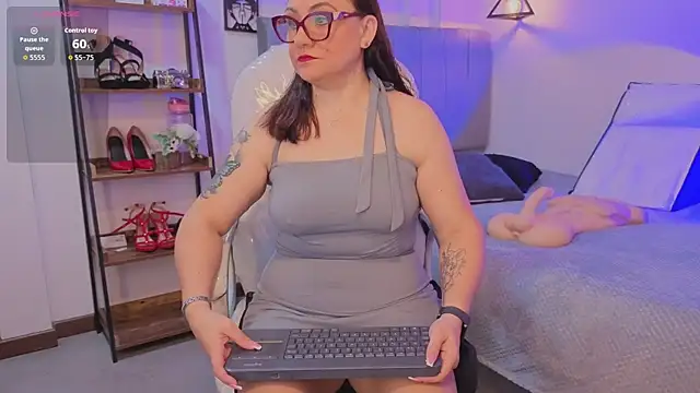 lady nylon  online show from November 18, 1:04 pm