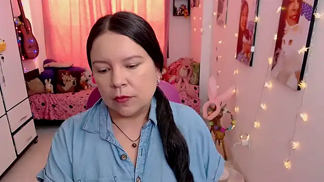 claryssa  online show from April 17, 5:27 pm