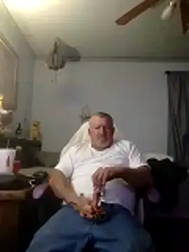 Snapshot of bigdoog8 chatting on March 23, 10:58 pm bigdoog8 online show from March 23, 10:58 pm