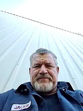 Snapshot of bigdoog8 chatting on April 6, 4:52 pm bigdoog8 online show from April 6, 4:52 pm