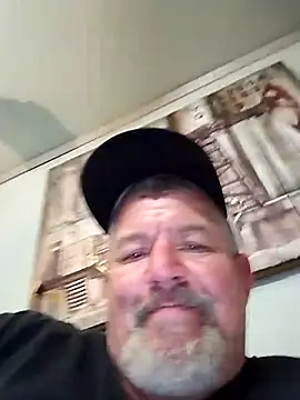 Snapshot of bigdoog8 chatting on April 30, 12:50 am bigdoog8 online show from April 30, 12:50 am