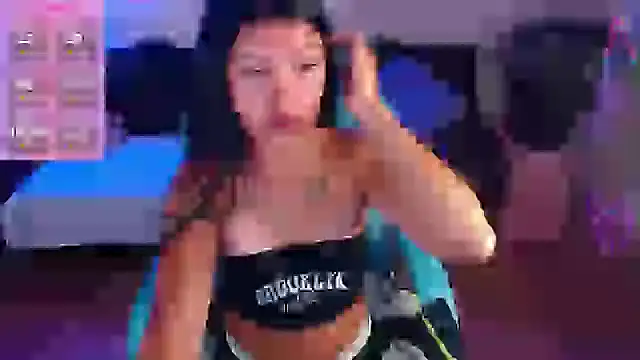 Snapshot of emily_rosse04 chatting on December 20, 9:21 am emily rosse04 online show from December 20, 9:21 am