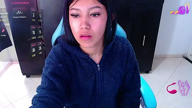 emily rosse04 online show from June 21, 1:46 pm
