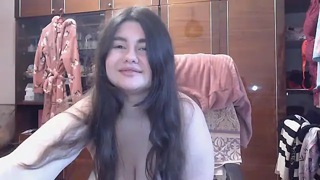 Snapshot of HappyLoved999 chatting on February 2, 10:57 am HappyLoved999 online show from February 2, 10:57 am