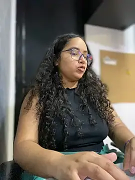 CurlyGirl 1 online show from December 28, 11:05 pm