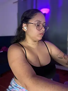 Snapshot of CurlyGirl_1 chatting on January 31, 7:56 pm CurlyGirl 1 online show from January 31, 7:56 pm