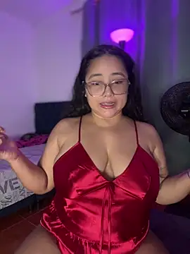 Snapshot of CurlyGirl_1 chatting on February 8, 11:41 pm CurlyGirl 1 online show from February 8, 11:41 pm