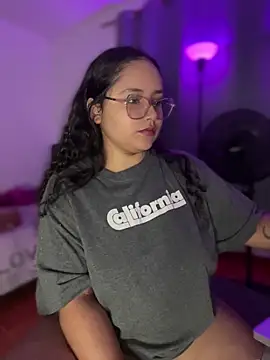 Snapshot of CurlyGirl_1 chatting on February 21, 2:01 am CurlyGirl 1 online show from February 21, 2:01 am